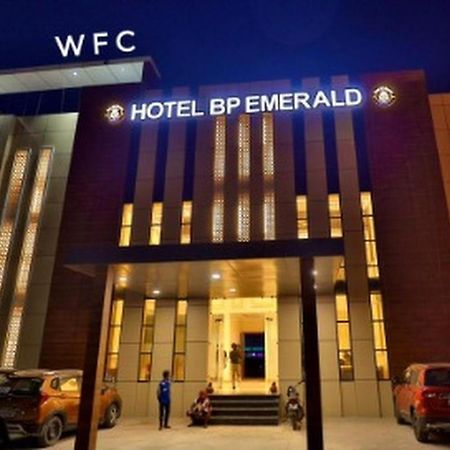 Hotel B P Emerald Mathura Exterior photo