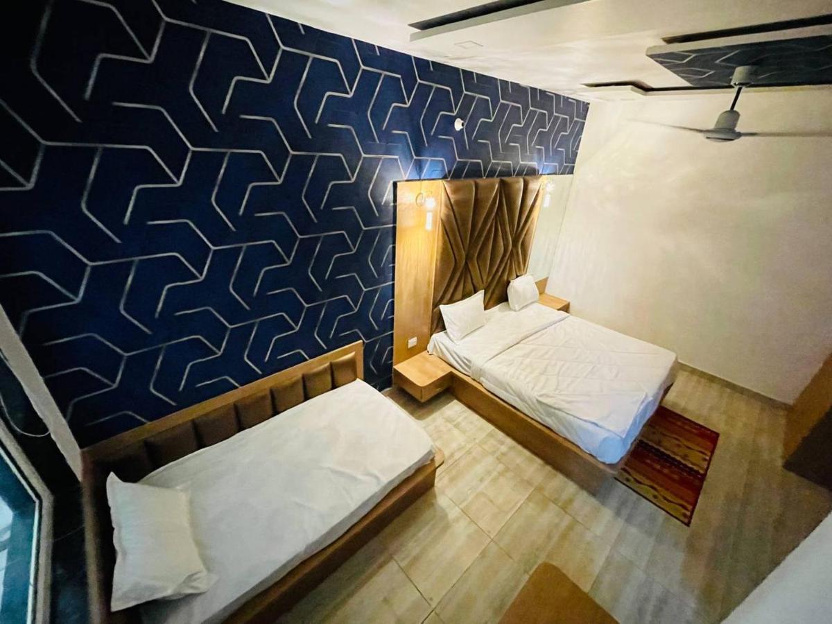 Hotel B P Emerald Mathura Exterior photo