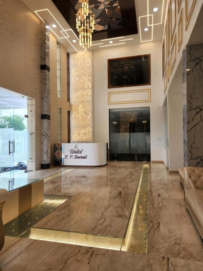 Hotel B P Emerald Mathura Exterior photo